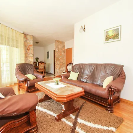 Apartment Boutique With Garden In Trogir