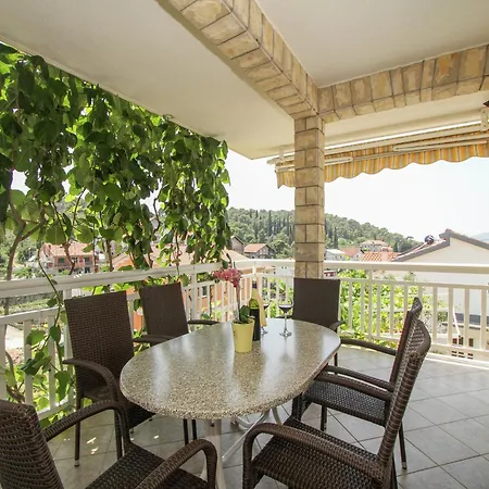 Apartment Boutique With Garden In *