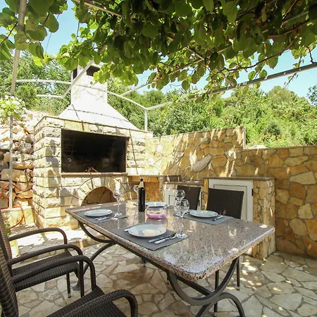 Boutique With Garden In Trogir